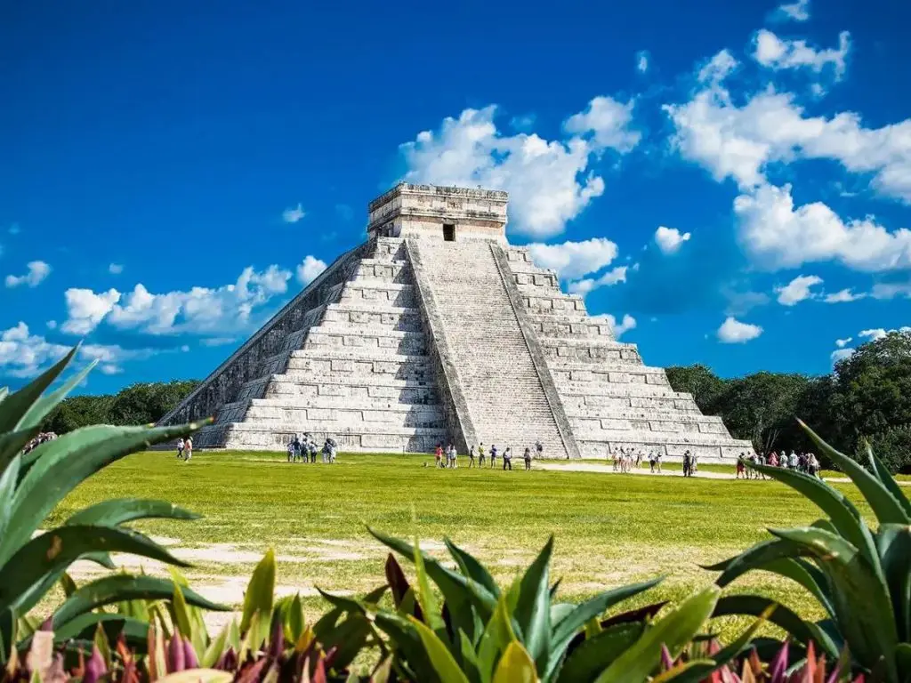TOUR A CHICHEN ITZA CENOTE Y VALLADOLID
